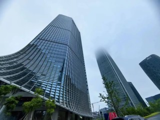 中国AI创业圈为何被“清华系”“交大帮”包围？