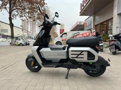 颜值抗打配置高 试驾极核AE2电动自行车