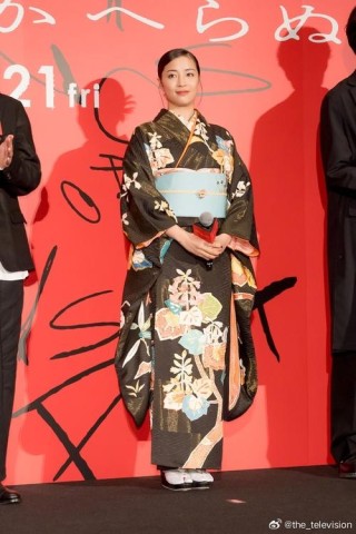 岡田將生被爆戀愛中，對象是富士台女主播，早稻田大學出身，英語能力高。