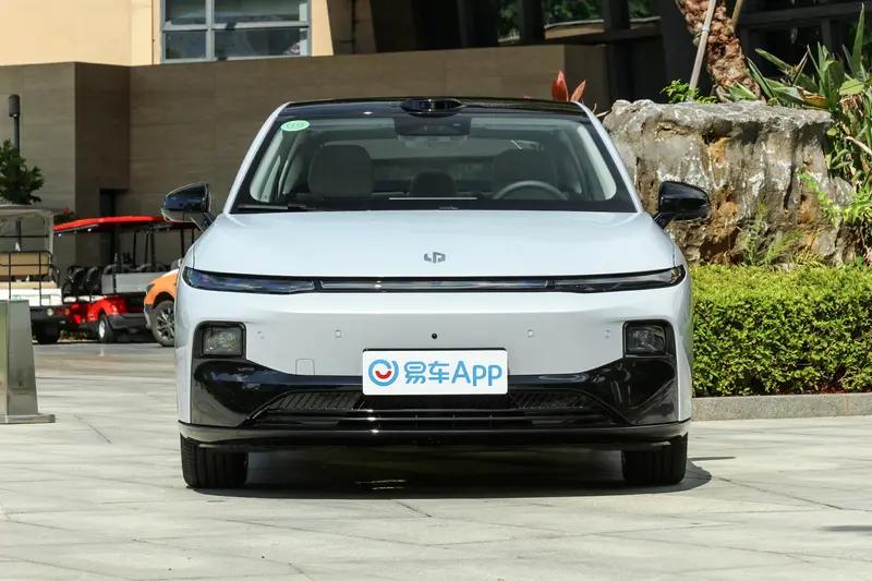 零跑B01第10000台整车下线 售价8.98万元起  第3张