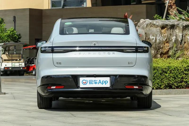 零跑B01第10000台整车下线 售价8.98万元起  第6张