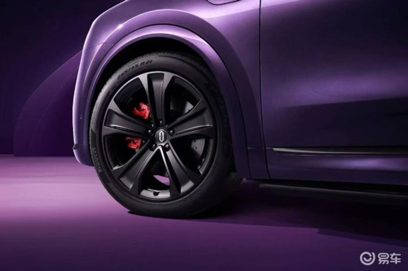 问界M8纯电版8小时小订突破10000台 预售价37.8万元起  第7张