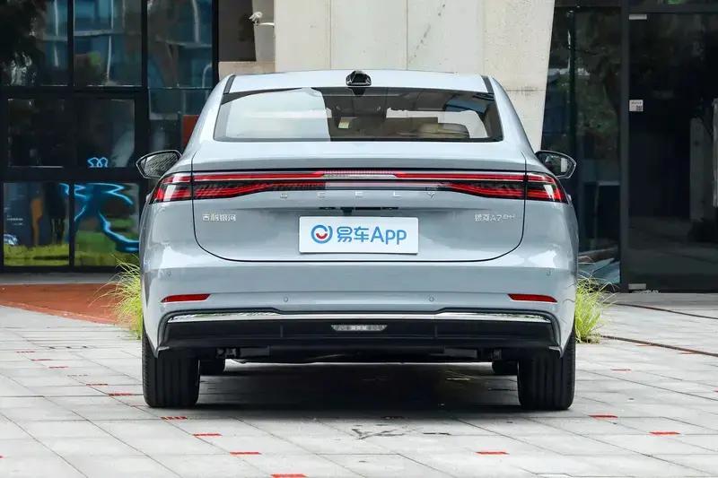 吉利银河A7加推基础辅助驾驶版型 限时享至高14800元预售权益  第7张