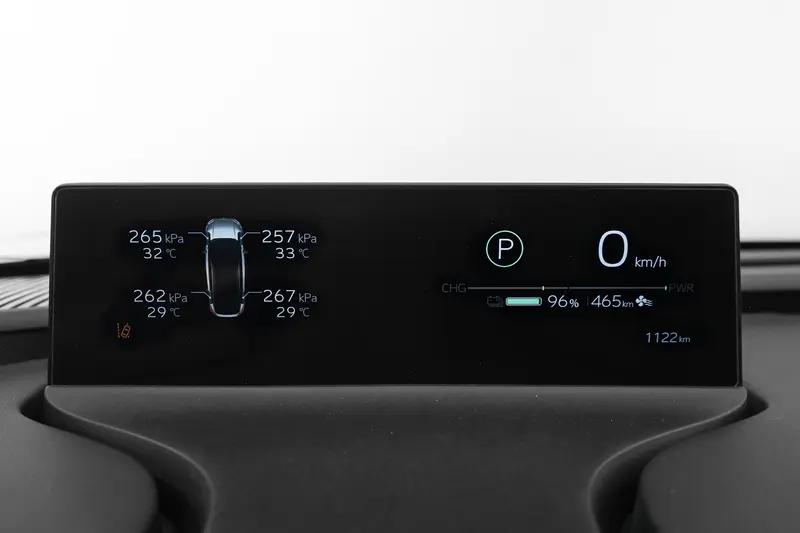 一汽丰田bZ5开启交付 售12.98万元起  第9张