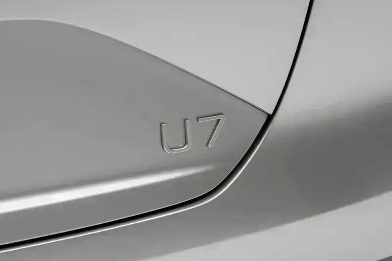 仰望U7正式开启交付 售价62.8万元起  第4张