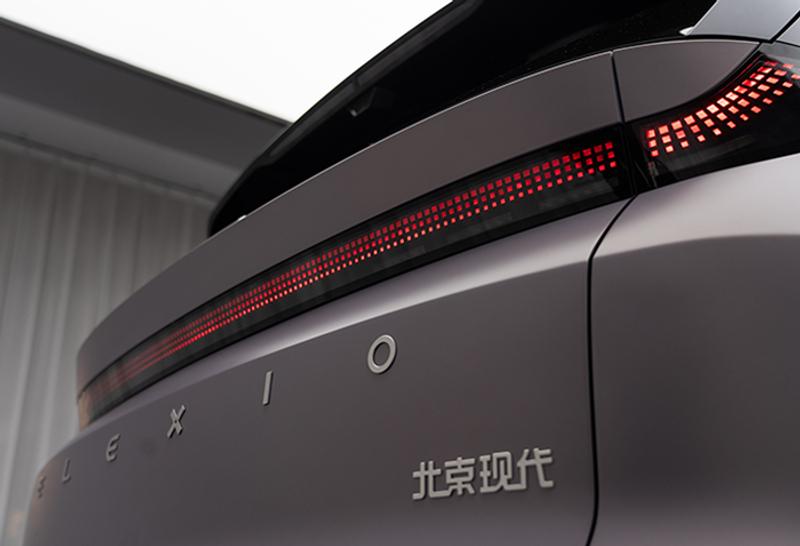 北京现代首款纯电平台SUV正式亮相 新车定名ELEXIO  第6张