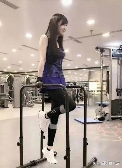 周慧敏晒健身照美艳动人，有什么科技是能让人美艳动人呢  第1张