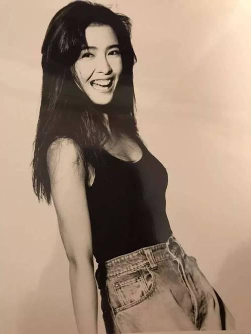 周慧敏晒健身照美艳动人，有什么科技是能让人美艳动人呢  第2张