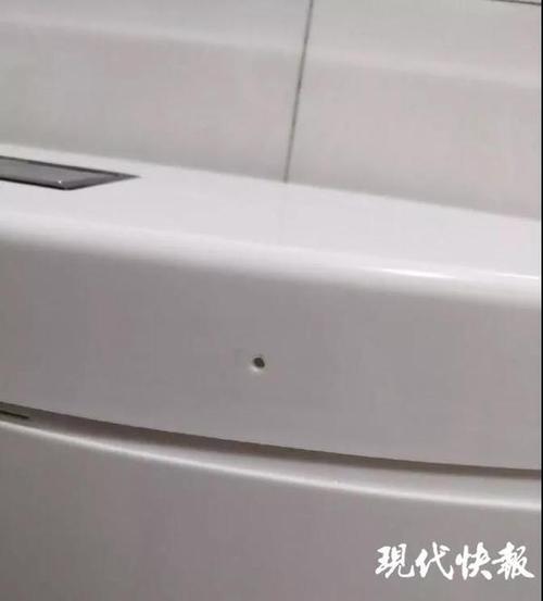 酒店电视藏摄像头!女房客被偷拍索赔遭拒绝,这锅谁来背?如何找出酒店隐藏摄像头? 第2张 酒店电视藏摄像头!女房客被偷拍索赔遭拒绝,这锅谁来背?如何找出酒店隐藏摄像头? 第2张