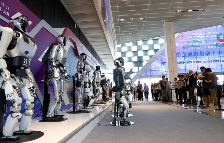 2024世界机器人大会启幕,优必选引领人形机器人工业应用新篇章  第2张