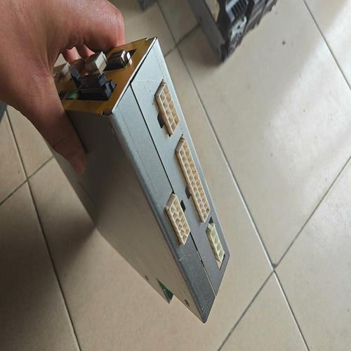 透过KR C5 micro-2看：新一代机器人控制器高性能、小型化的秘诀是什么？  第2张