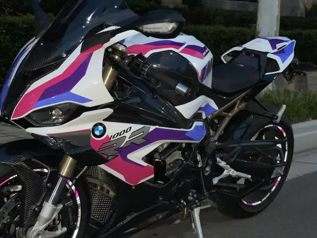 2022款宝马S1000R上市 售价188900元起  第2张