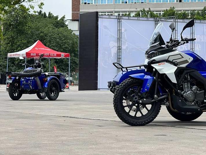 银钢多功能挎子SUV500北京站交车仪式 第2张 银钢多功能挎子SUV500北京站交车仪式 第2张