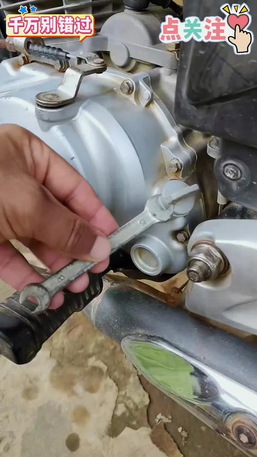 机油盖拧不开有什么办法?机油盖拧多紧合适 第2张 机油盖拧不开有什么办法?机油盖拧多紧合适 第2张