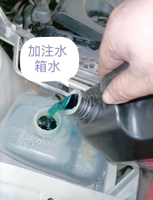 机油跑到水箱怎么解决，水箱进机油了怎么修  第1张