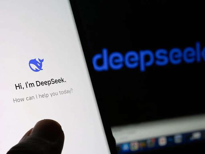 车企抢抱DeepSeek大腿，中国车企要靠AI“换道超车”？  第3张