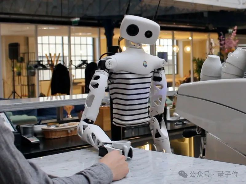 马斯克擎天柱大将跳槽，在抱抱脸开源一套机器人技术：会做家务的大白，复刻低至1800  第18张