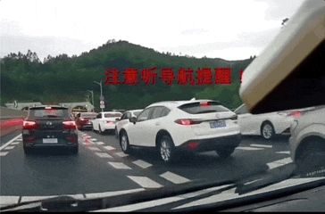 AI重新定义导航，弯道会车无灯路口提前预警，网友：导航成精了！  第9张