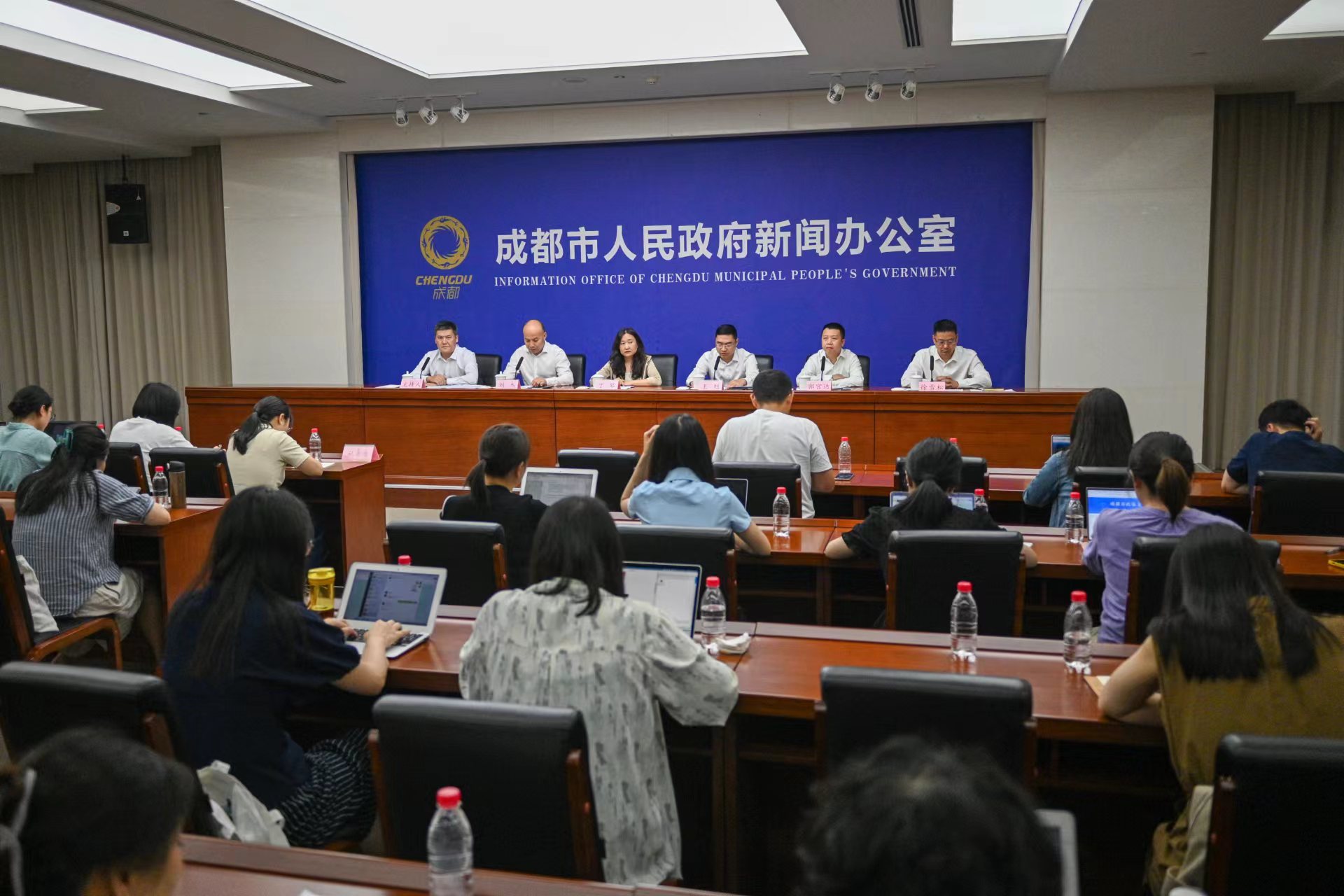 核心产业规模将达1700亿元！成都目标建成全国人工智能产业发展高地，新闻发布会解读“行动计划”  第1张