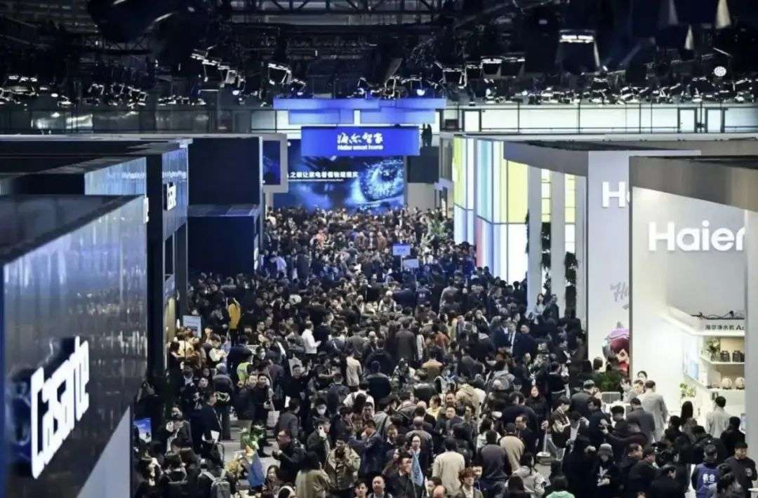 DeepSeek横扫家电圈！暴走三万步，带你看尽AWE最火AI黑科技  第6张