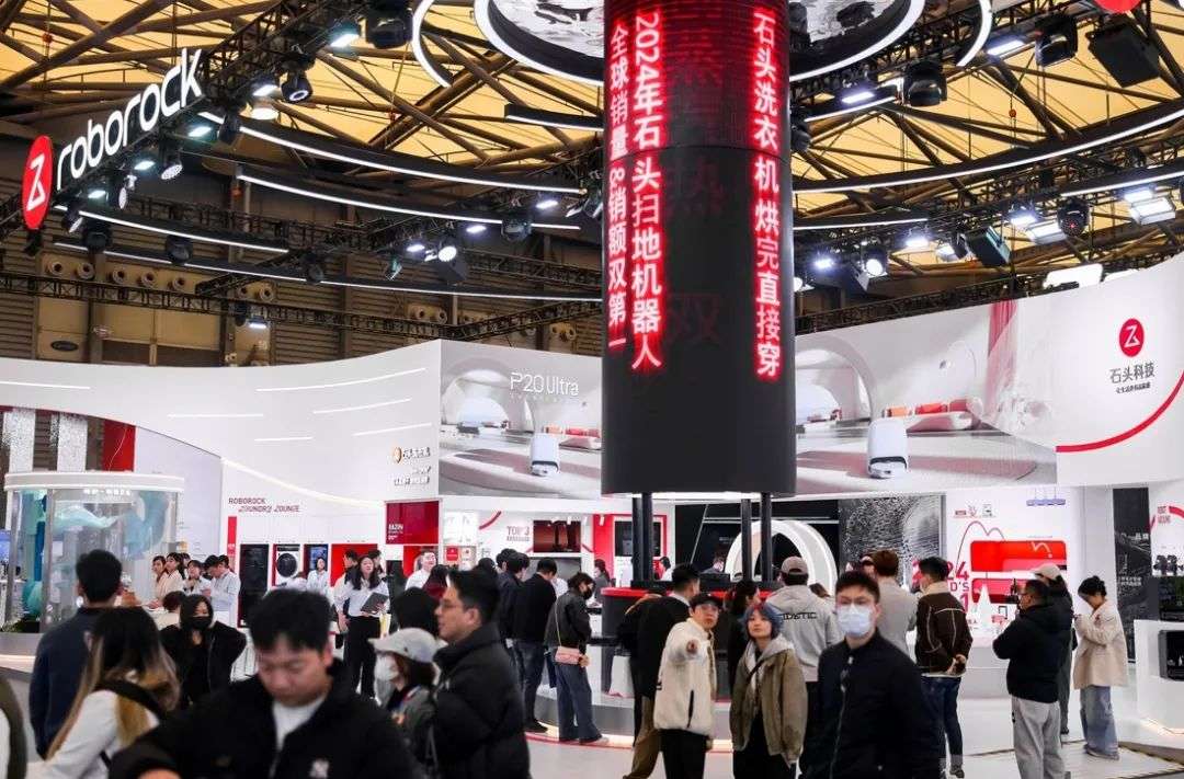 DeepSeek横扫家电圈！暴走三万步，带你看尽AWE最火AI黑科技  第8张