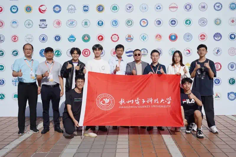 从“在厕所改代码”到AI创业，这位在读博士一出手即斩获千万融资  第2张