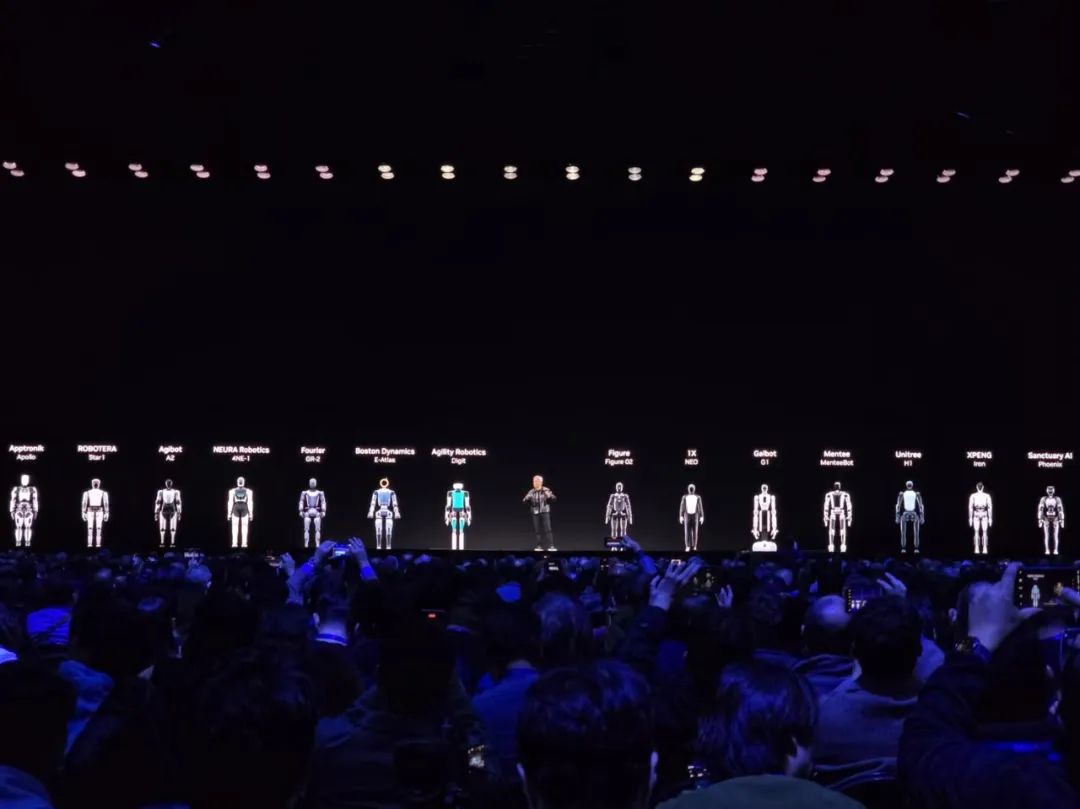 暴走4万步逛遍CES2025：十大方向最火，中企已上牌桌，万物皆可AI  第10张