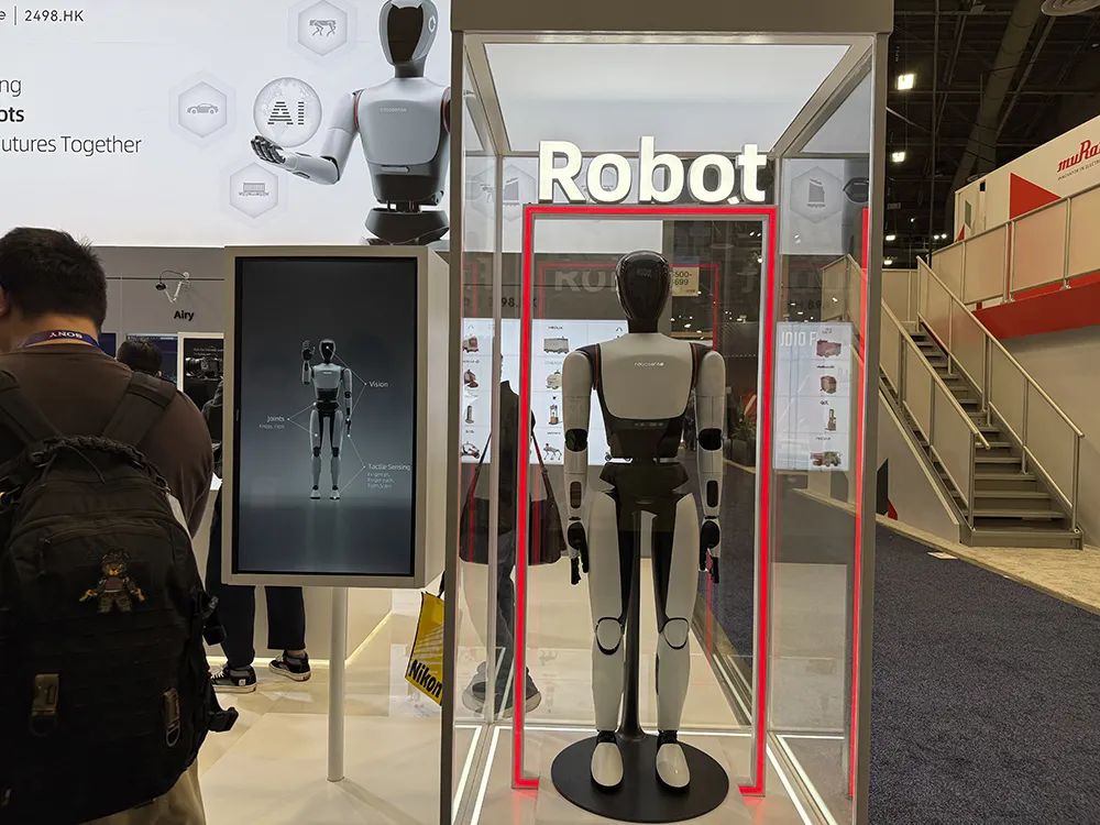 暴走4万步逛遍CES2025：十大方向最火，中企已上牌桌，万物皆可AI  第11张