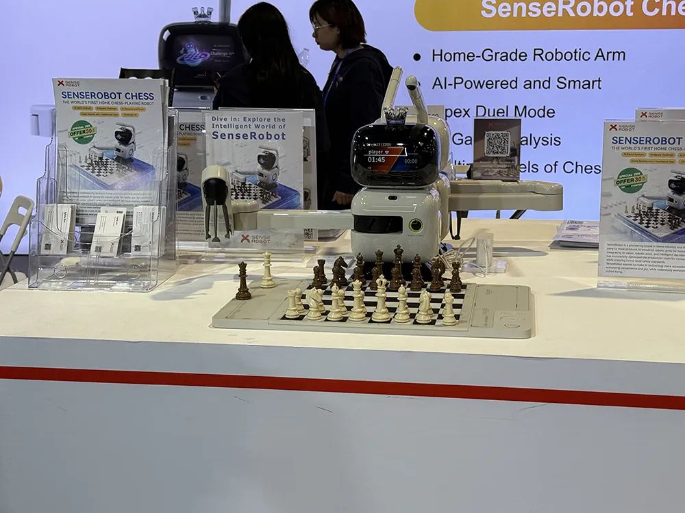 暴走4万步逛遍CES2025：十大方向最火，中企已上牌桌，万物皆可AI  第16张