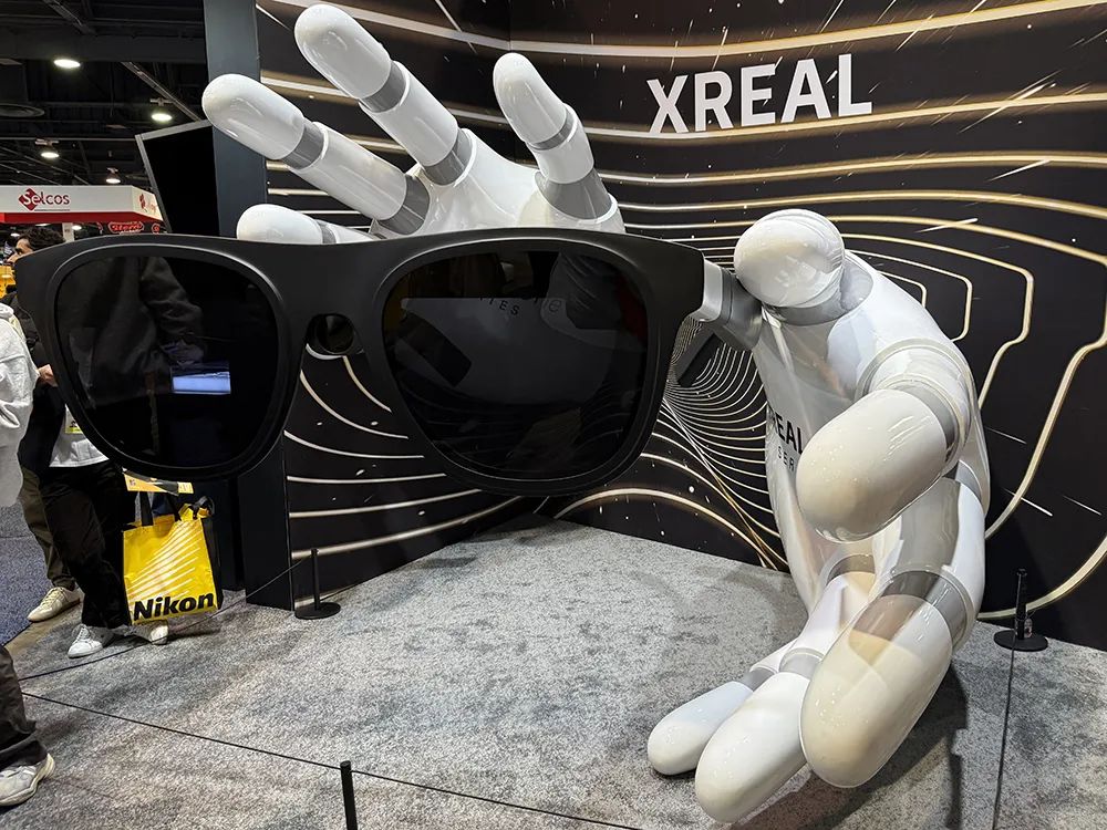 暴走4万步逛遍CES2025：十大方向最火，中企已上牌桌，万物皆可AI  第25张