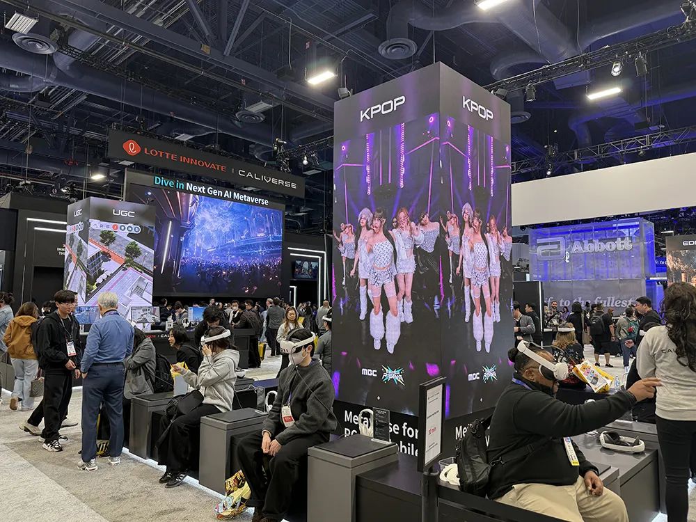 暴走4万步逛遍CES2025：十大方向最火，中企已上牌桌，万物皆可AI  第36张