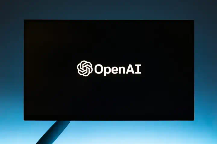 速递｜与微软再对弈，OpenAI向CoreWeave注资120亿美元  第1张