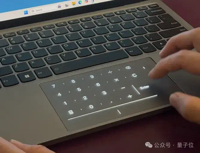 AI横扫MWC，中国厂商的「吸睛密码」亮了（doge）  第8张