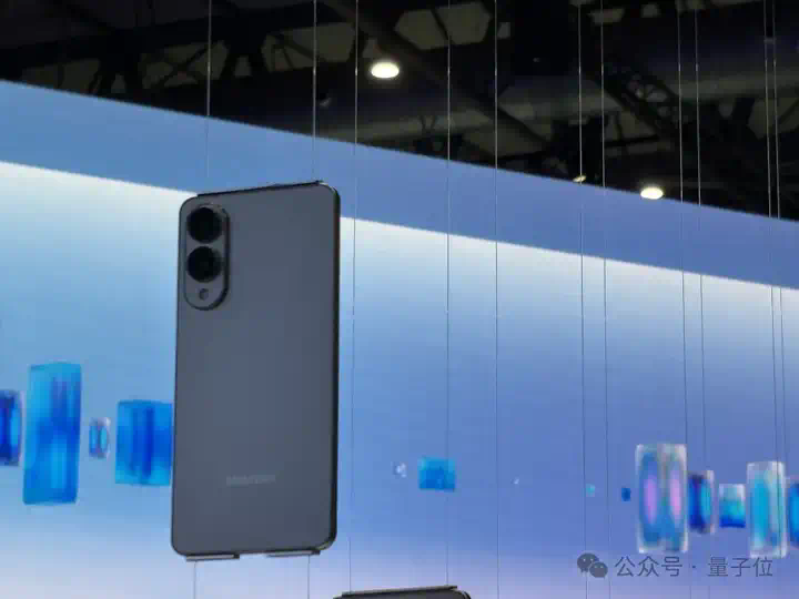 AI横扫MWC，中国厂商的「吸睛密码」亮了（doge）  第17张