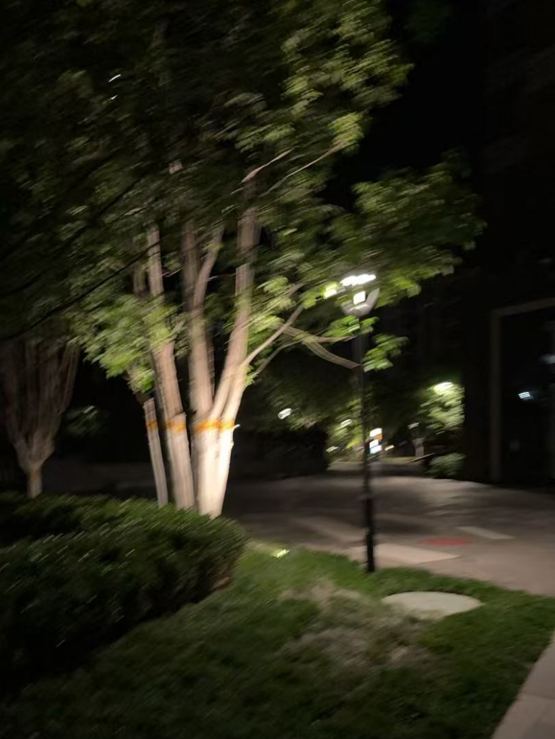 GPT4o生成的烂自拍，反而比我们更真实。  第7张