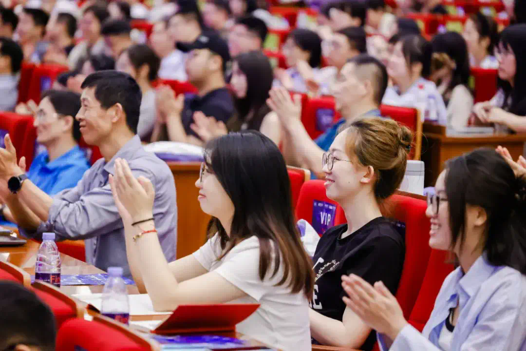 当智能成为主要生产资料，硅基经济学引爆「AI+金融」  第4张