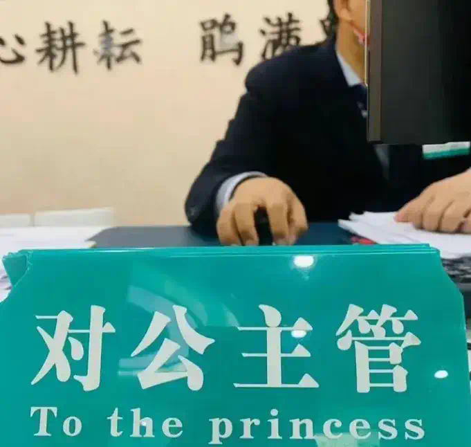 WAIC唯一指定C位，AI「国家队」又赢麻了！秒懂Hinton伦敦腔，现场杀疯老外狂点赞  第3张