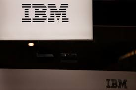 IBM的首席执行官停止了数千个后勤工作的招聘，并预测有50%的新工作会被AI取代，此前他参与投资的45亿美元科技独角兽公司获得新一轮2.35亿美元融资。  第1张