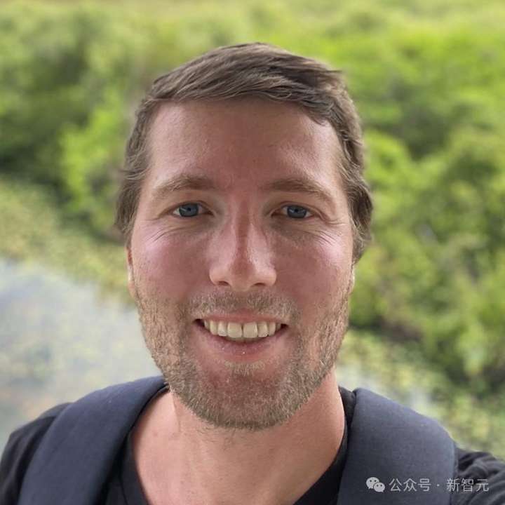 DeepSeek被曝估值1500亿达OpenAI一半？巴黎地铁70岁老人都在聊  第15张