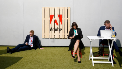 市值飙升千亿美元，Adobe示范掘金AIGC  第1张