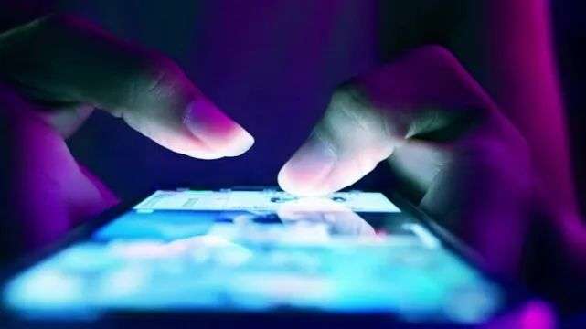 只是和ChatGPT多聊了几句，正常人竟患上妄想症？AI正在引发「赛博精神病」  第11张