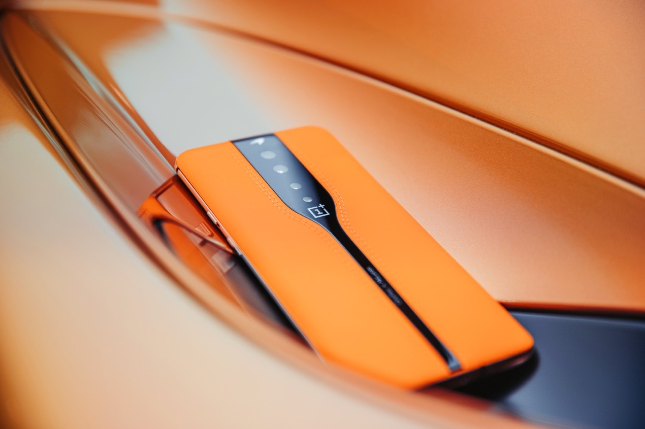 一加首款概念机OnePlus Concept One亮相 采用“潜隐式后摄”设计  第3张
