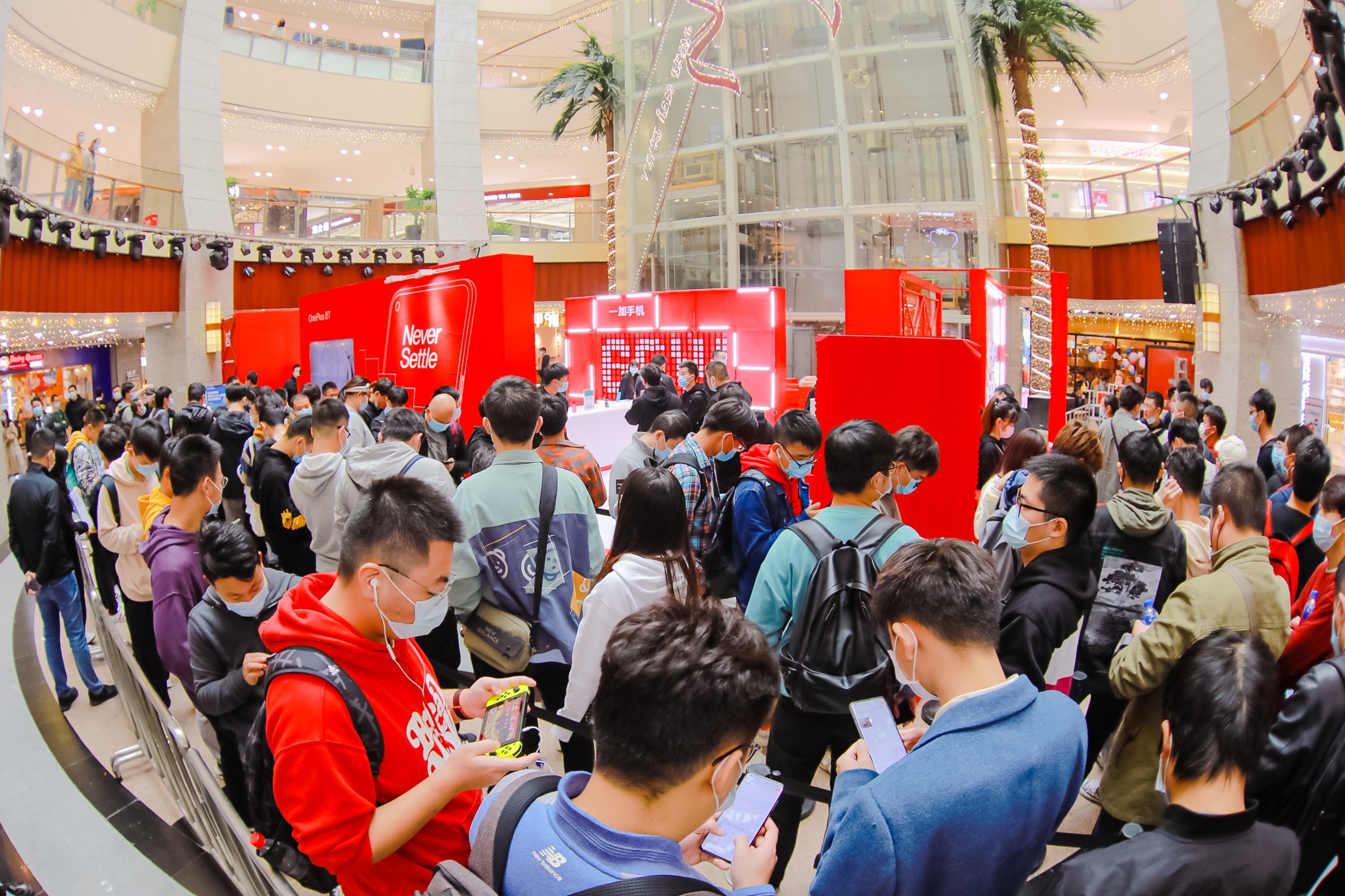 全国七城同步热销 一加 8T Pop-up闪店活动现场火爆  第4张
