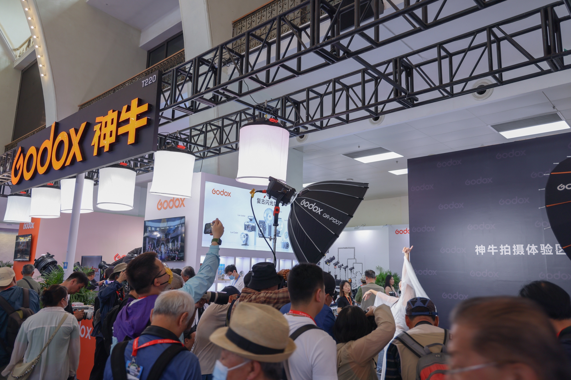 影像产品丰富生态摄影火热 2024 China P&E各家展台速览  第70张
