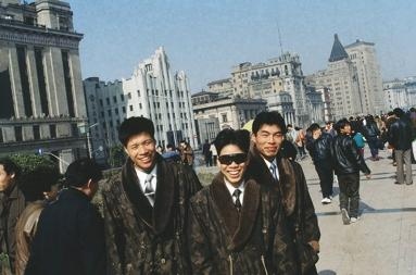Fotografiska新展｜罗伯特·凡德·休斯特《上海：瞬间与永恒 1990-1993》 ...  第5张