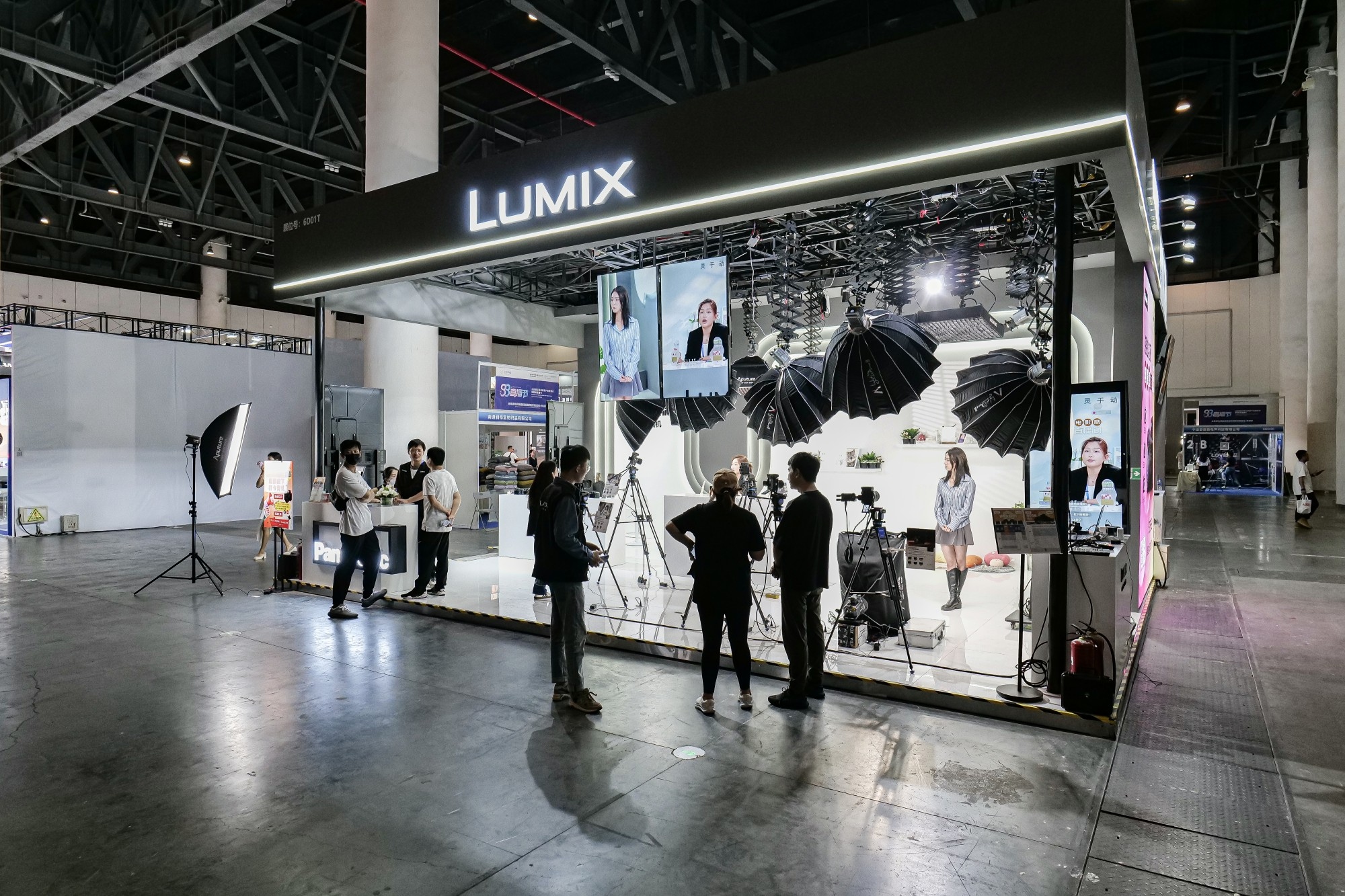 出色直播搭建方案 松下携LUMIX S5M2亮相成都国际直播节  第2张