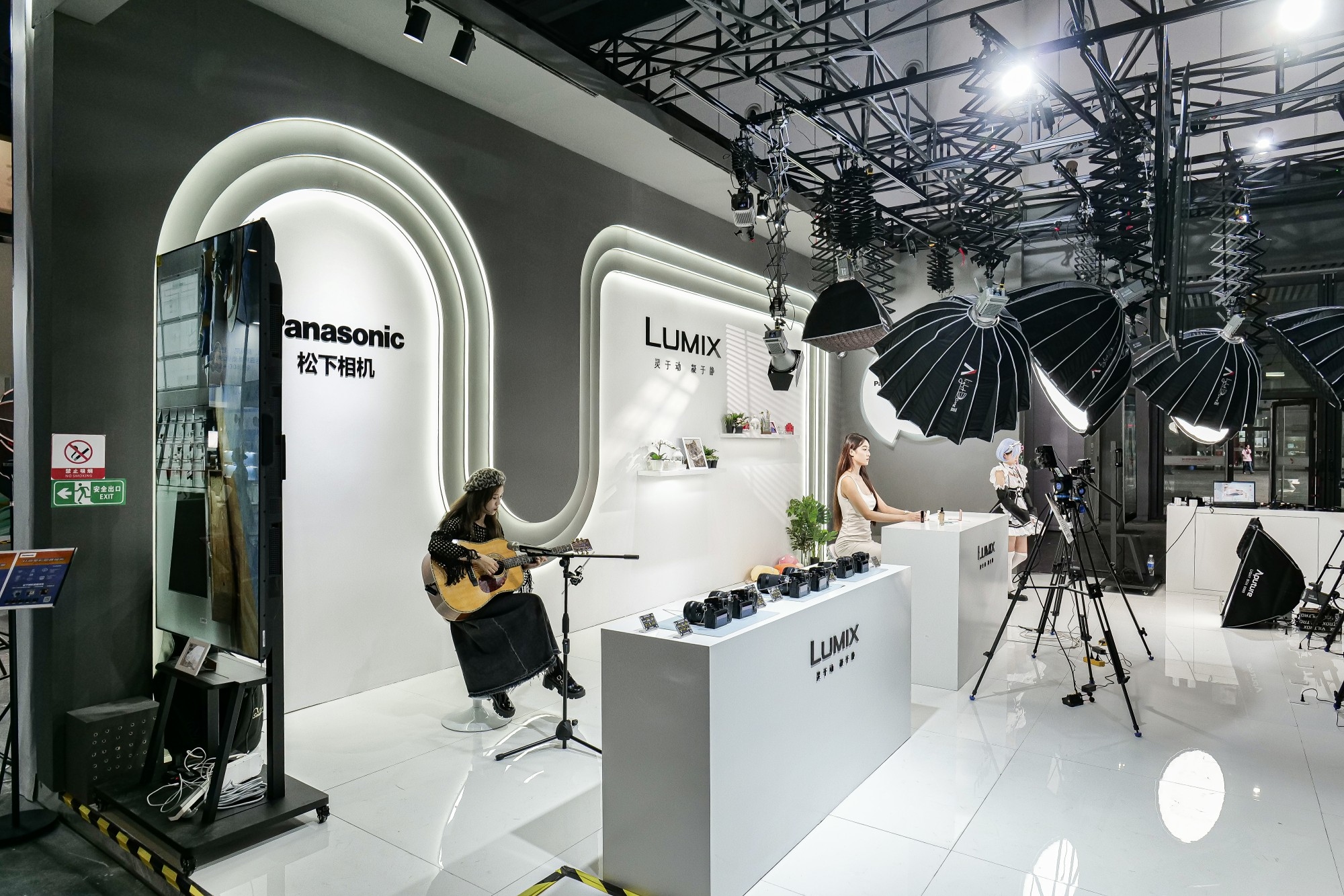 出色直播搭建方案 松下携LUMIX S5M2亮相成都国际直播节  第3张