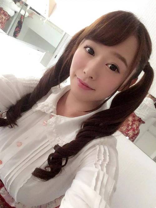 白石茉莉奈现在多少岁？